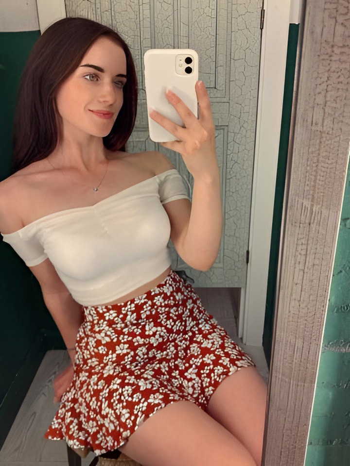 Ядвига привлекательная девушка из Омска цена от 10000 руб