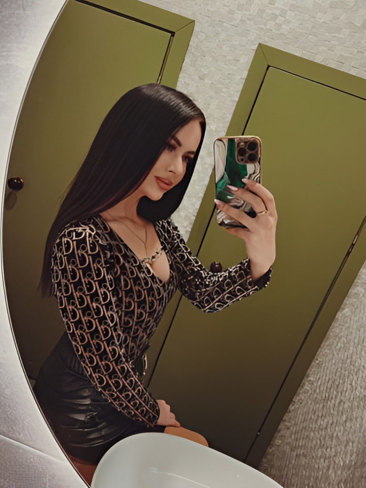 Юлия привлекательная девушка из Омска цена от 3000 руб